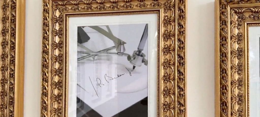 Casa Branca substitui retrato de Biden por foto de autopen