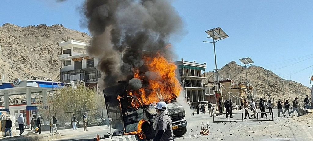 Toque de recolher em Ladakh após protestos mortais Toque de recolher em Ladakh após protestos mortais