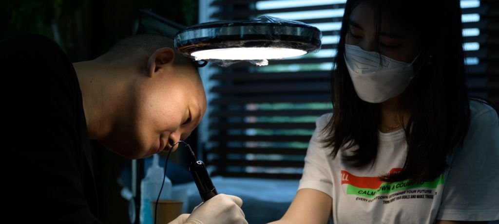 Coreia do Sul legaliza tatuagem feita por não médicos Coreia do Sul legaliza tatuagem feita por não médicos