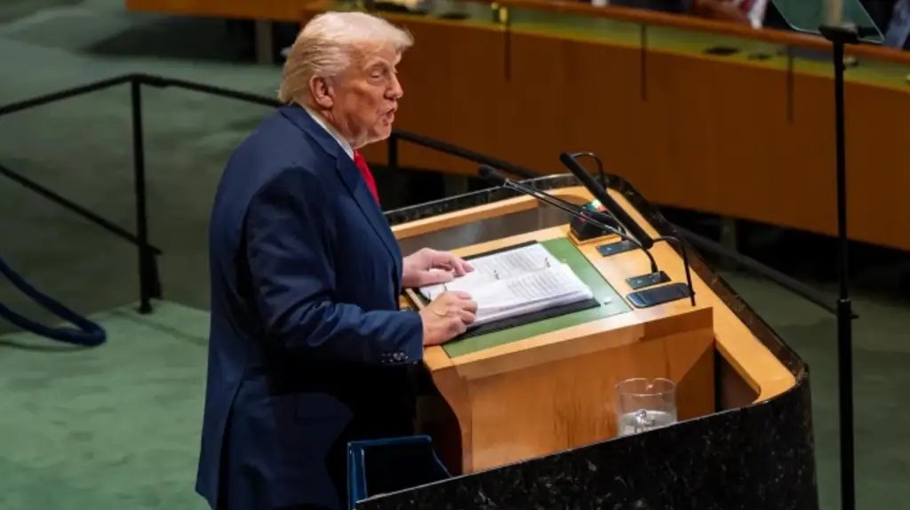 Trump ONU: escada rolante e teleprompter falham por equipe Trump ONU: escada rolante e teleprompter falham por equipe