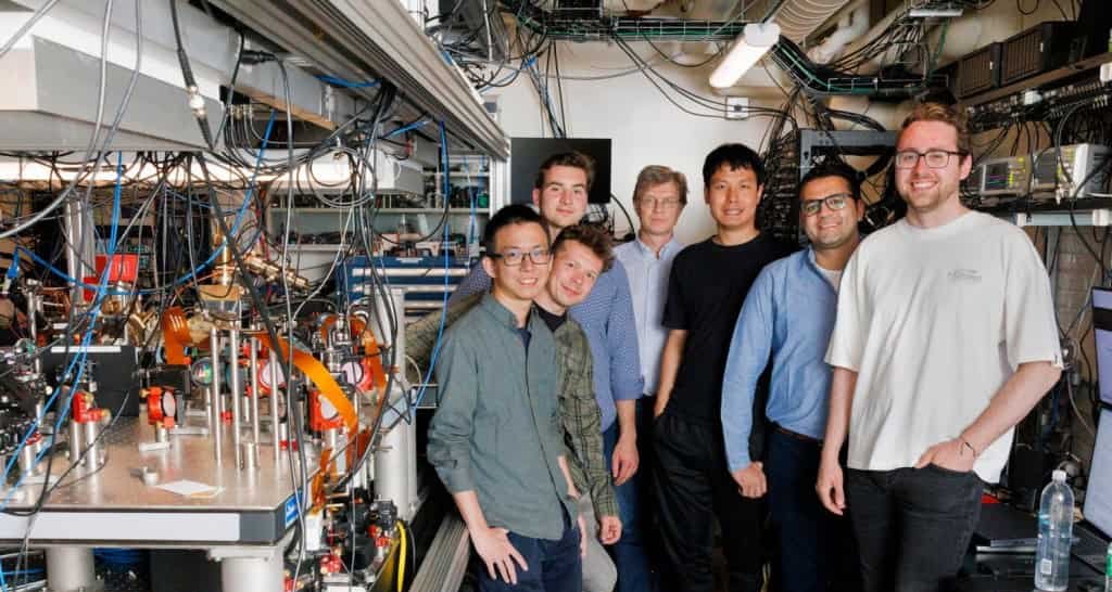 Sistema de 3.000 qubits opera por 2 horas sem reinício Sistema de 3.000 qubits opera por 2 horas sem reinício