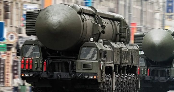 Rússia ameaça usar armas nucleares contra OTAN, diz Medvedev Rússia ameaça usar armas nucleares contra OTAN, diz Medvedev