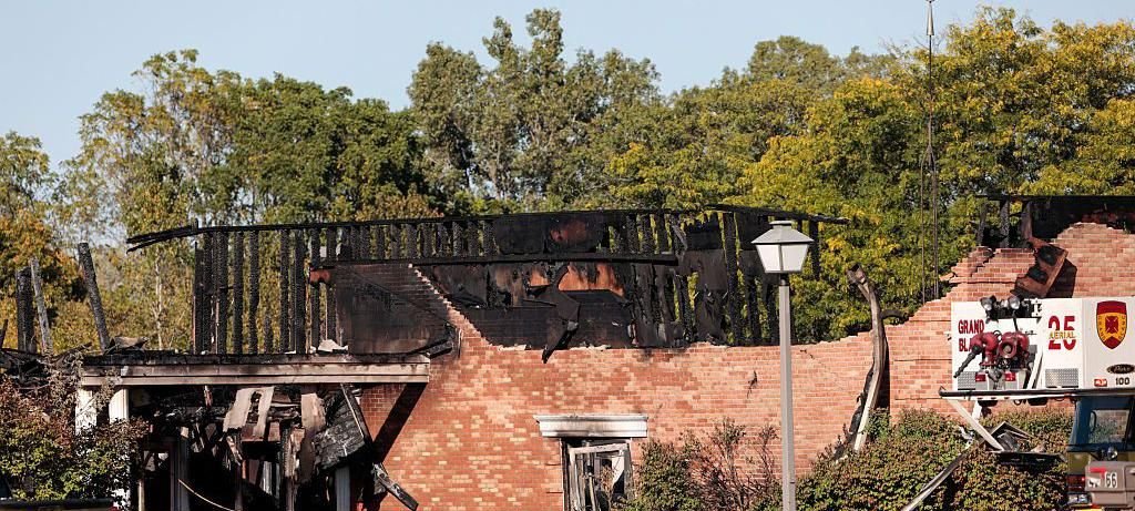 Tiroteio em igreja de Michigan deixa 4 mortos e incêndio Tiroteio em igreja de Michigan deixa 4 mortos e incêndio