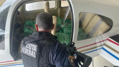 Avião apreendido com 571 iPhones em Santa Catarina