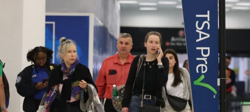 Shutdown do governo dos EUA afeta serviços e trabalhadores Shutdown do governo dos EUA afeta serviços e trabalhadores