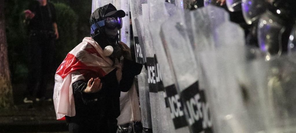 Protestos na Geórgia: invasão ao palácio presidencial falha Protestos na Geórgia: invasão ao palácio presidencial falha