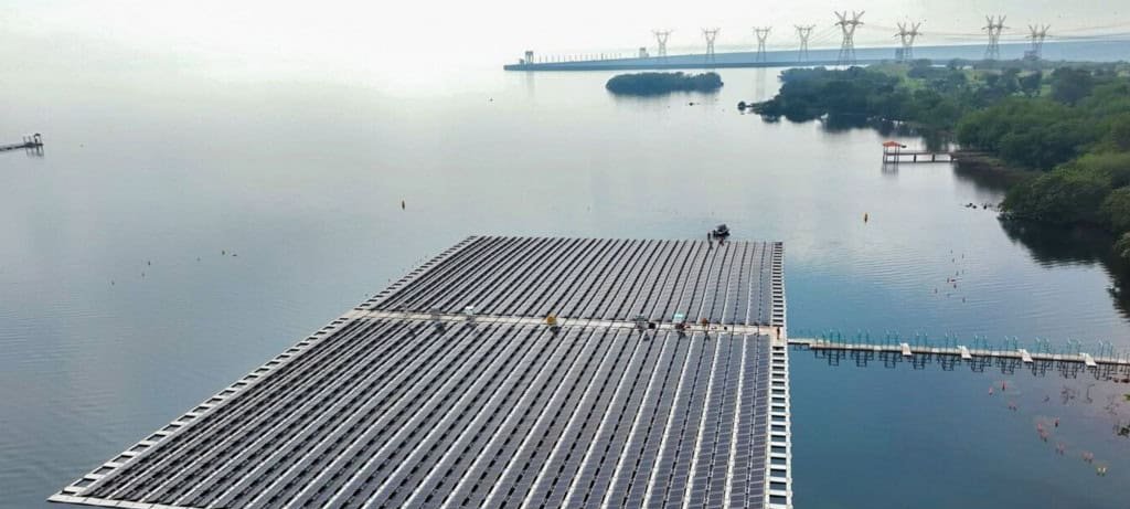 Ilha solar de Itaipu deve gerar energia já em novembro Ilha solar de Itaipu deve gerar energia já em novembro