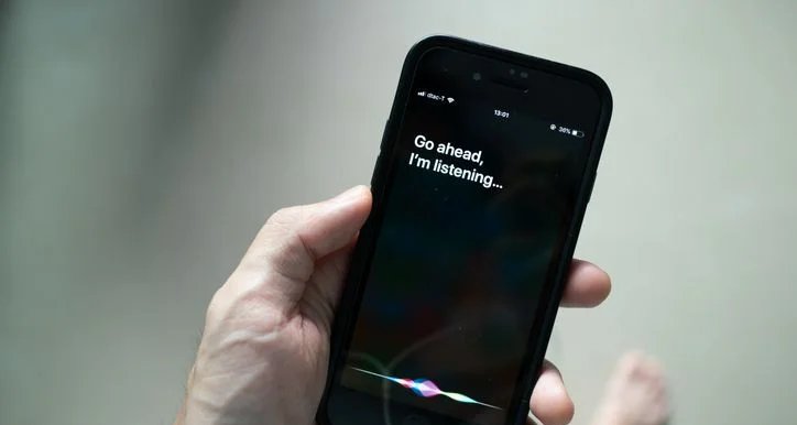 Apple investigada na França por gravações da Siri sem aval Apple investigada na França por gravações da Siri sem aval