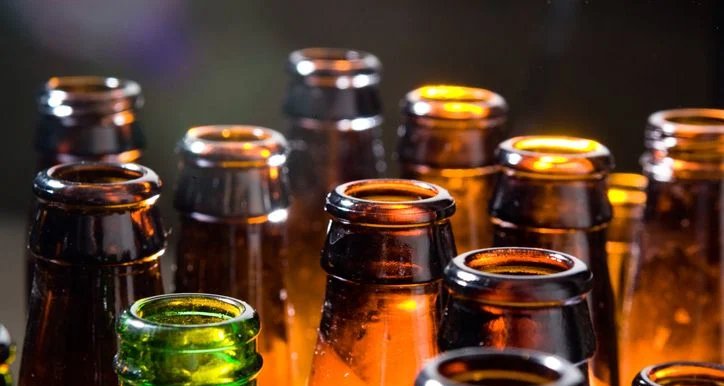 Suspensão de insumos para falsificar bebidas é pedida Suspensão de insumos para falsificar bebidas é pedida