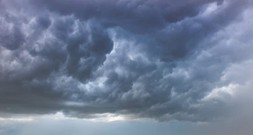 Previsão do tempo: frente fria leva chuva forte ao Sudeste Previsão do tempo: frente fria leva chuva forte ao Sudeste