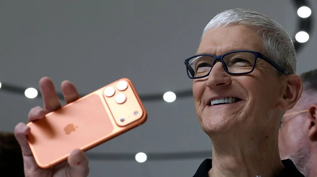Apple investe na China apesar de pressão de Trump Apple investe na China apesar de pressão de Trump