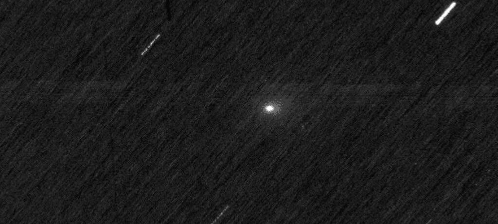 Cometa interestelar 3I/ATLAS exibe anticauda rara e reforça enigmas sobre sua origem Cometa interestelar 3I/ATLAS exibe anticauda rara e reforça enigmas sobre sua origem