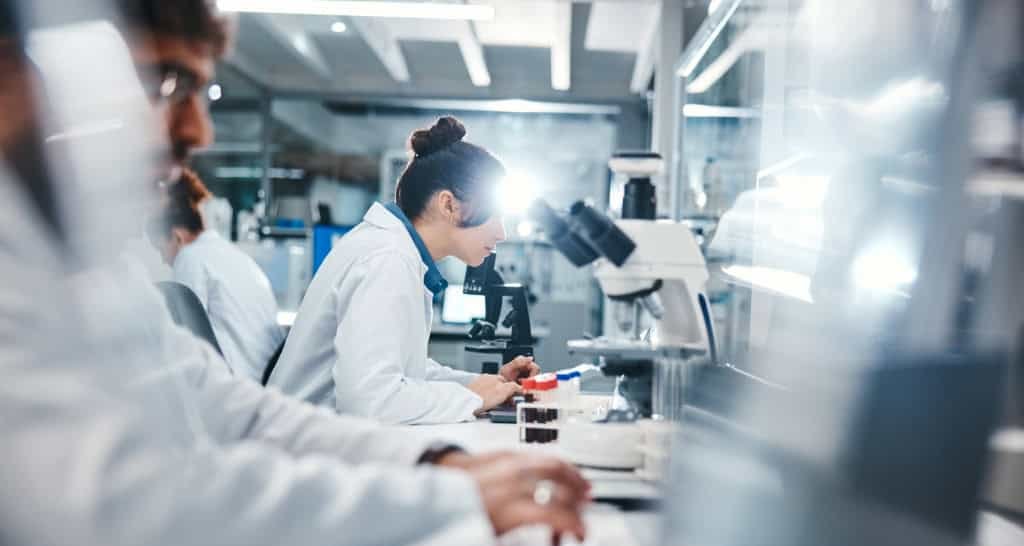 Mini cérebros humanos despontam como processadores biológicos capazes de superar chips de silício Mini cérebros humanos despontam como processadores biológicos capazes de superar chips de silício