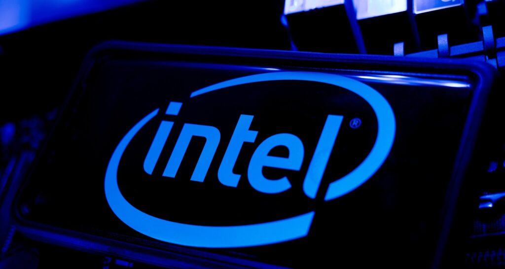 Lucro da Intel supera previsões após aporte federal e encerra seis trimestres de prejuízo Lucro da Intel supera previsões após aporte federal e encerra seis trimestres de prejuízo