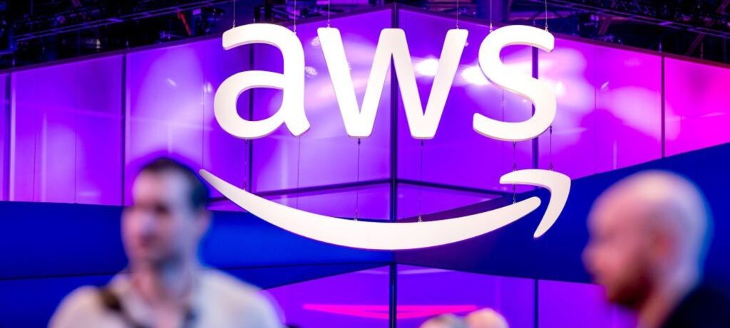 Semana 20 a 24/10: apagão na AWS, porta-aviões nuclear italiano e outras 8 notícias que marcaram tecnologia, ciência e entretenimento Semana 20 a 24/10: apagão na AWS, porta-aviões nuclear italiano e outras 8 notícias que marcaram tecnologia, ciência e entretenimento