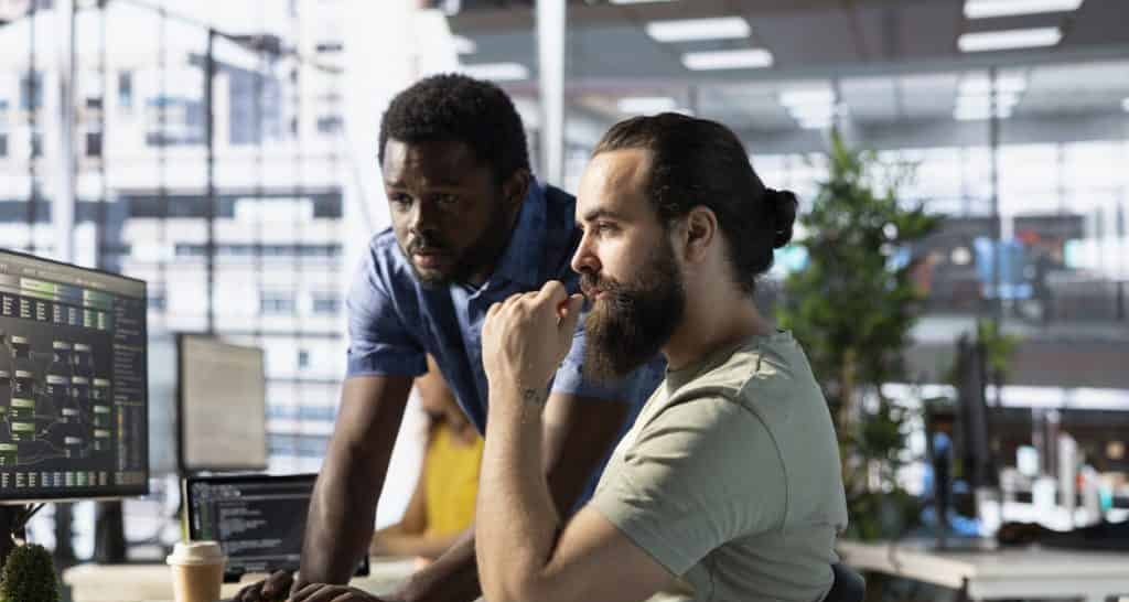 Da base ao topo: como a jornada de um desenvolvedor júnior sustenta a senioridade no mercado de tecnologia Da base ao topo: como a jornada de um desenvolvedor júnior sustenta a senioridade no mercado de tecnologia