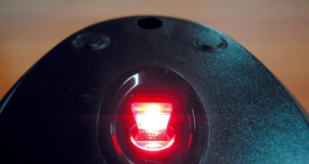 Mouse de alto desempenho pode virar ferramenta de espionagem e captar voz sem microfone, mostra estudo Mouse de alto desempenho pode virar ferramenta de espionagem e captar voz sem microfone, mostra estudo