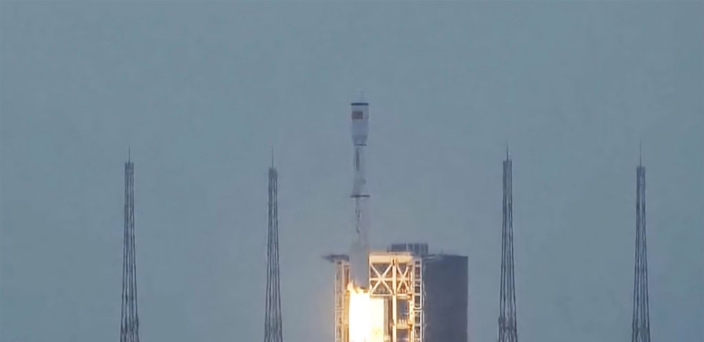 Fotos em órbita revelam estrutura e funcionamento do satélite chinês XJY-7 instantes antes de sua reentrada Fotos em órbita revelam estrutura e funcionamento do satélite chinês XJY-7 instantes antes de sua reentrada