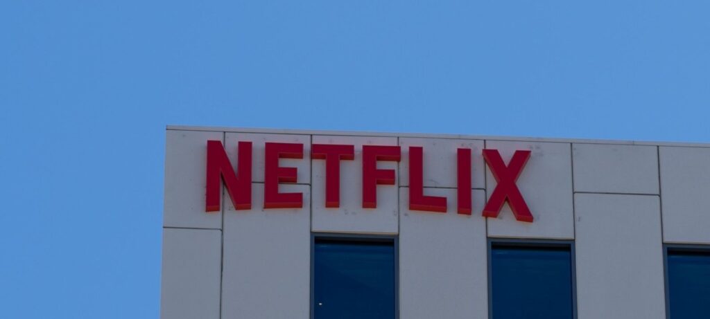 Netflix contrata banco Moelis para mensurar oferta e reforça disputa pela aquisição da Warner Bros. Discovery Netflix contrata banco Moelis para mensurar oferta e reforça disputa pela aquisição da Warner Bros. Discovery