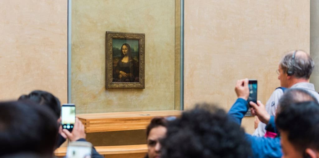 Falhas de segurança expõem uso da senha “Louvre” no sistema de vigilância do Museu do Louvre Falhas de segurança expõem uso da senha “Louvre” no sistema de vigilância do Museu do Louvre
