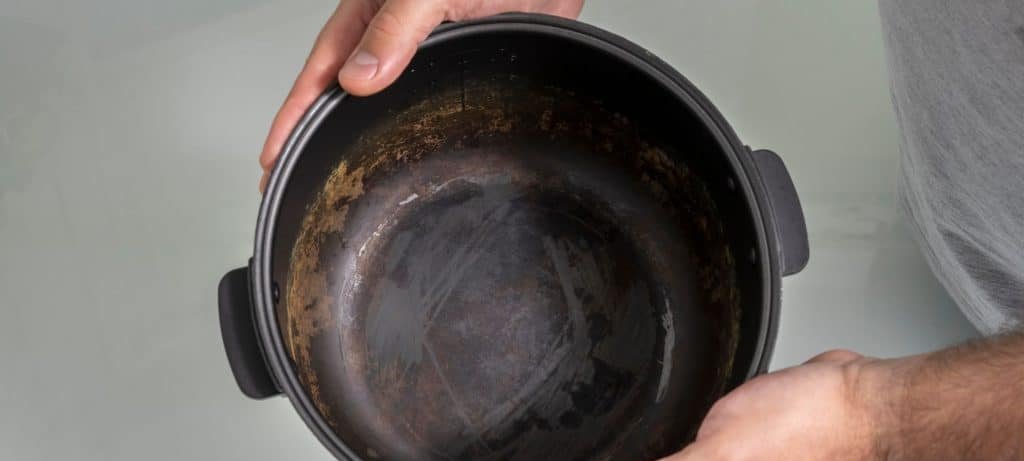 Riscos do teflon: o que a ciência já sabe sobre panelas antiaderentes e altas temperaturas Riscos do teflon: o que a ciência já sabe sobre panelas antiaderentes e altas temperaturas