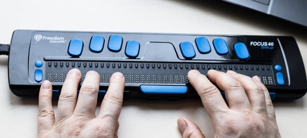 Tecnologia tátil See Color permite a identificação de quase 100 tonalidades por pessoas com deficiência visual Tecnologia tátil See Color permite a identificação de quase 100 tonalidades por pessoas com deficiência visual