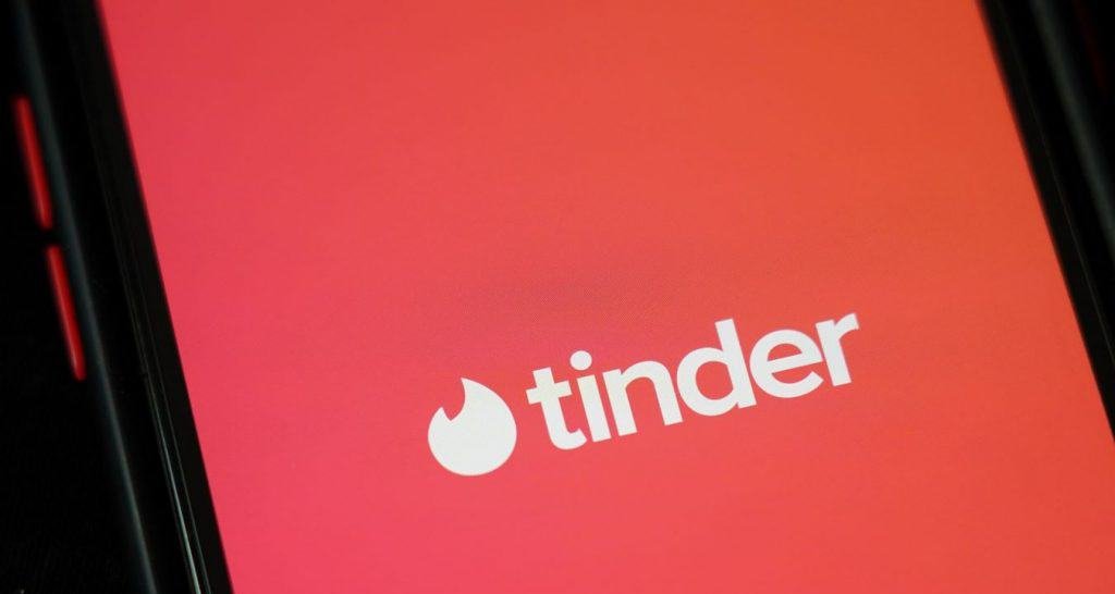 Recurso Chemistry do Tinder aplica IA na análise de fotos para elevar compatibilidade entre perfis Recurso Chemistry do Tinder aplica IA na análise de fotos para elevar compatibilidade entre perfis