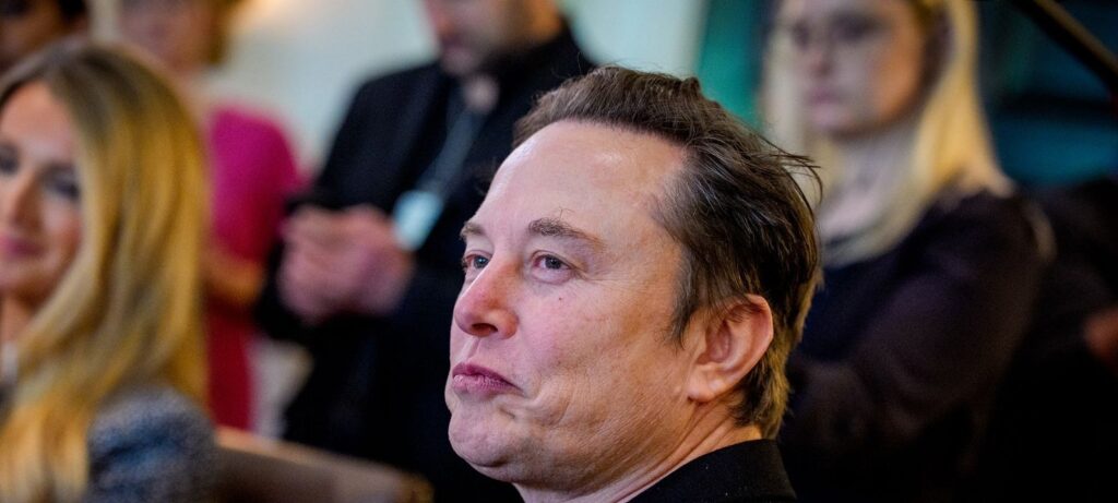 Acionistas da Tesla aprovam megabônus que pode tornar Elon Musk o primeiro trilionário Acionistas da Tesla aprovam megabônus que pode tornar Elon Musk o primeiro trilionário