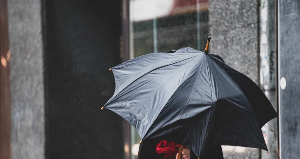 Alerta severo em São Paulo: ciclone extratropical traz chuva intensa e ventos de até 115 km/h no fim de semana