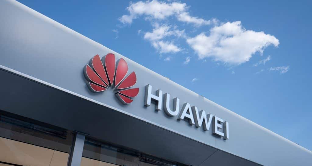 Corrida da IA: como chips nacionais e energia barata sustentam a estratégia chinesa Corrida da IA: como chips nacionais e energia barata sustentam a estratégia chinesa