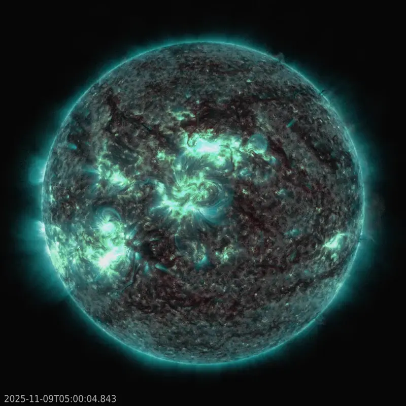 Erupções solares de classe X1.8 e X1.2 provocam blecautes de rádio e elevam risco de tempestades geomagnéticas