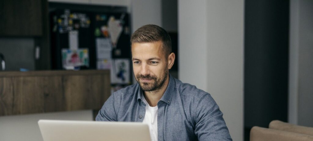 112 vagas home office: oportunidades remotas em Marketing, Tecnologia, Produto, Design e mais