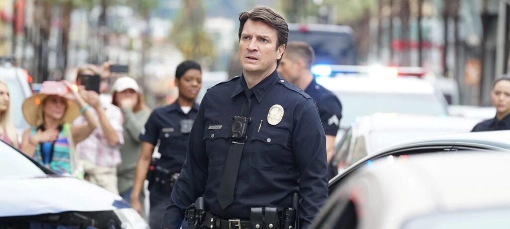 Nathan Fillion planeja mais uma década em The Rookie e descarta saída imediata da série