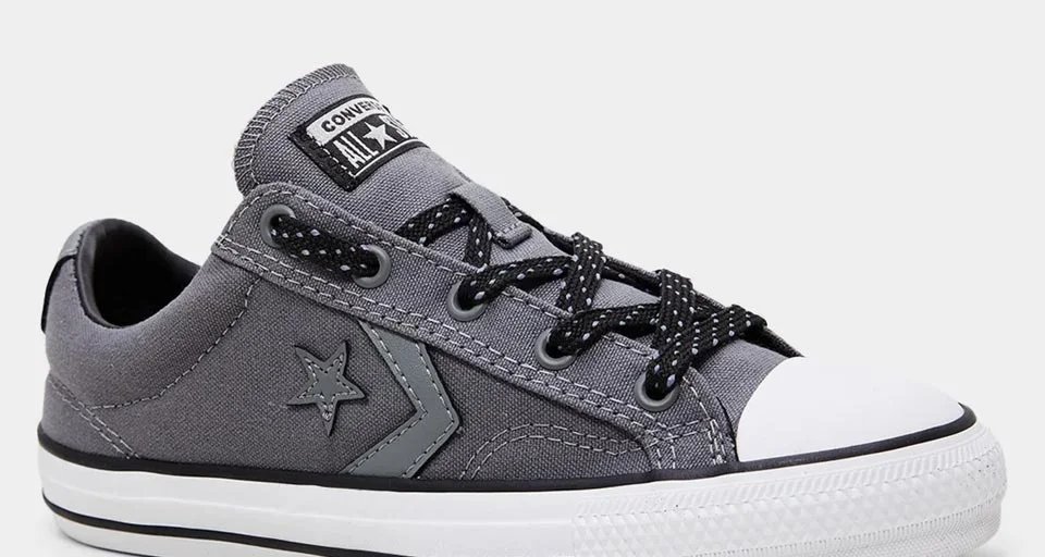 Black November na Netshoes reduz até 70% nos preços de tênis clássicos de marcas como Adidas, Nike e New Balance