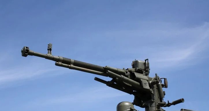 Ucrânia adapta torre antiaérea Predator para neutralizar enxames de drones russos